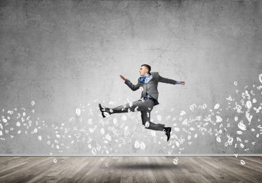 Genç çalışan işadamı 