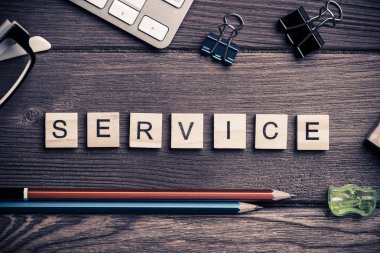 harflerle ahşap öğeleri 