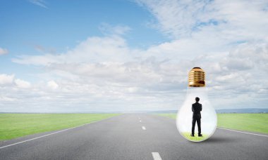 Ampulün içindeki iş adamı