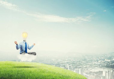 Lotus poz oturan işadamı