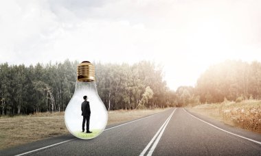 Ampulün içindeki iş adamı