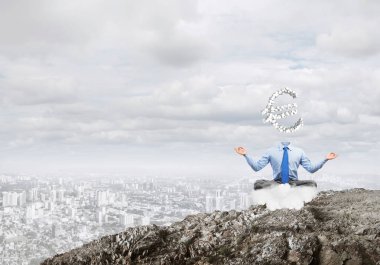 Başsız meditasyon işadamı