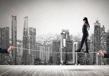 İşadamı blindfolder gözleri ile 