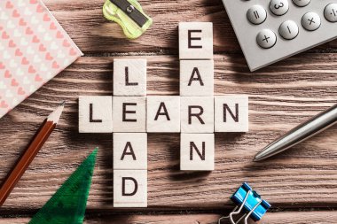 Ahşap küpleri kavramları yazım