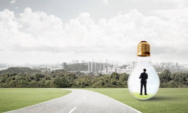 Ampulün içindeki iş adamı