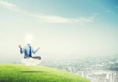 Lotus poz oturan işadamı