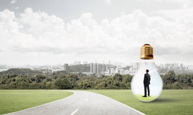 Ampulün içindeki iş adamı