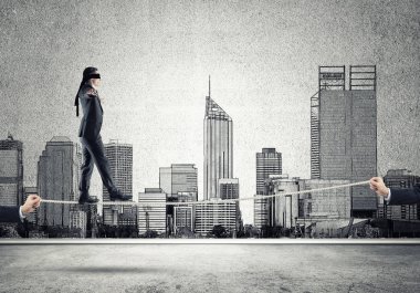 İşadamı blindfolder gözleri ile