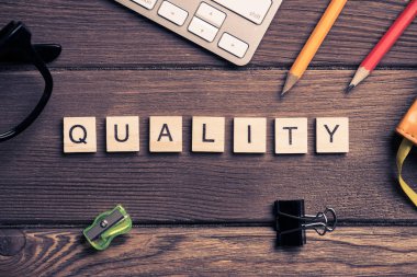 harflerle ahşap öğeleri 