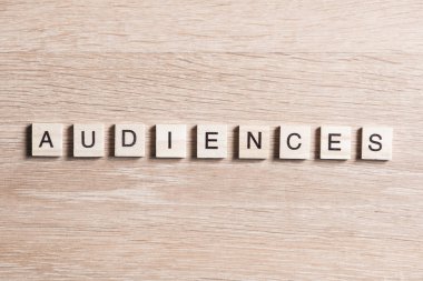 harflerle ahşap öğeleri 