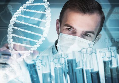 Laboratuvarda reaksiyonlarla çalışan konsantre erkek bilim adamının portresi