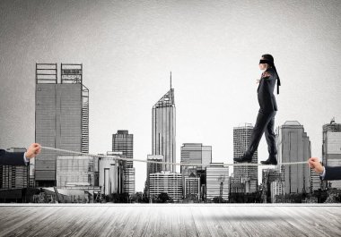 İşadamı blindfolder gözleri ile 