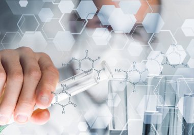 Reaktifler karıştırma genç bilim adamı 