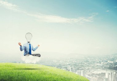 Lotus poz oturan işadamı