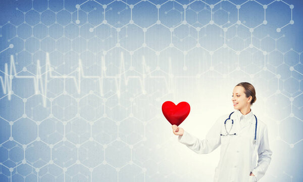 Молодая женщина врач
