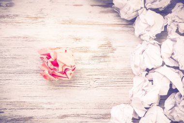 İlham ve yaratıcılık kavramı arayışı içinde