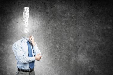 Ünlem işareti ile meçhul iş adamı