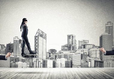 İşadamı blindfolder gözleri ile 