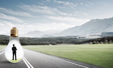 Ampulün içindeki iş adamı