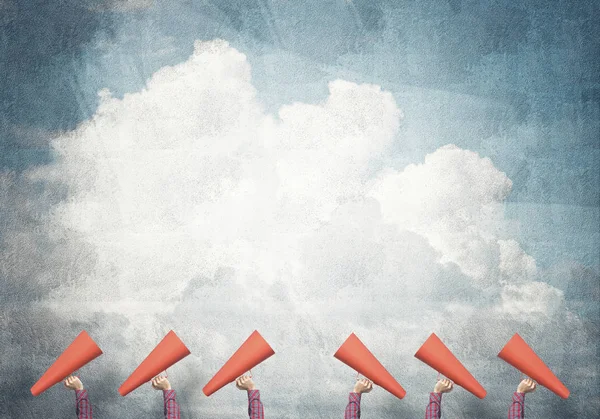 Erkekler announcemen yapma