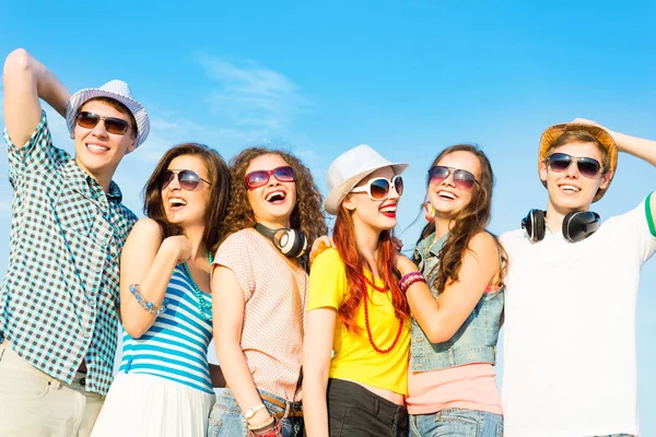 Group of happy young people — Stock Photo, Image