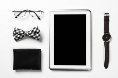 Erkek aksesuarları ve tablo