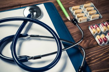 Doktorlar ahşap masa 