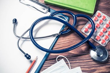 Doktorlar ahşap masa 