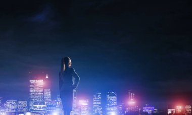 Gece city adlı arayan kadın