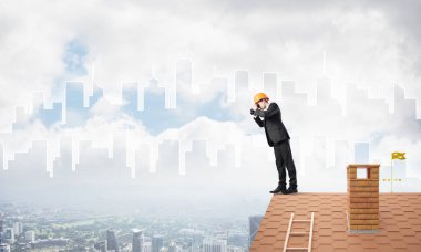 Takım elbiseli genç işadamı