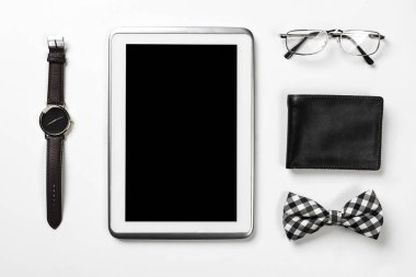 Erkek aksesuarları ve tablo