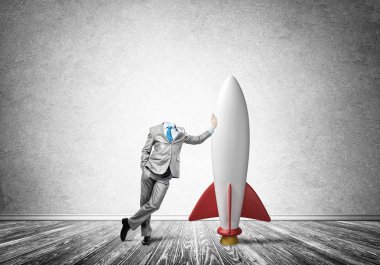 işadamı baş olmadan