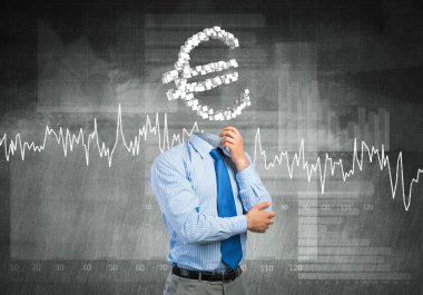 Para hakkında düşünüyor