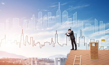 Takım elbiseli genç işadamı