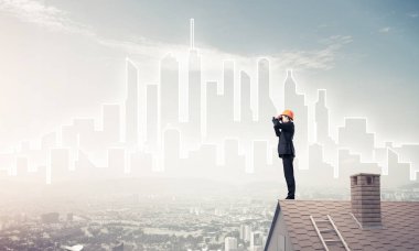 Takım elbiseli genç işadamı