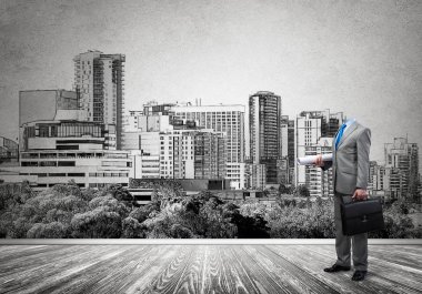 Başsız mühendis adam