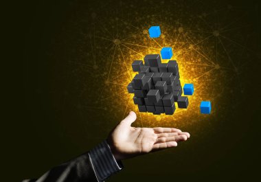 küp şekil tutan işadamı el