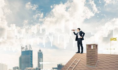 Takım elbiseli genç işadamı