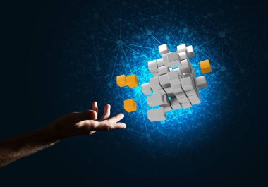 küp şekil tutan adam el