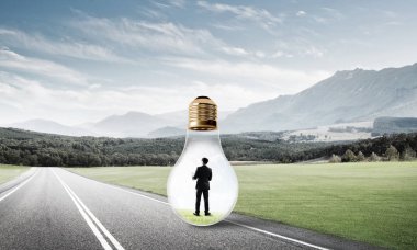 Ampulün içindeki iş adamı