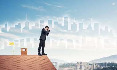 Genç işadamı görüntüleme cityscape