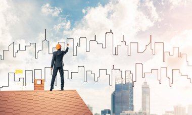 Mühendis adam arka ayakta 