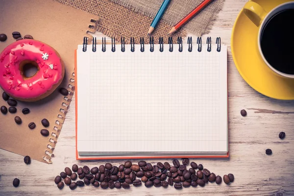 Kaffeepause mit Imbiss — Stockfoto