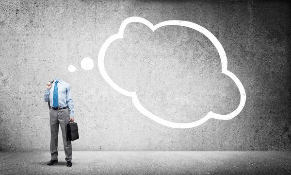 Никаких мыслей в его голове.