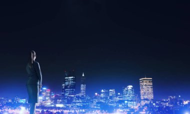 Gece city adlı arayan kadın