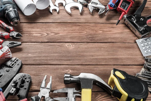 Instruments sur table en bois — Photo