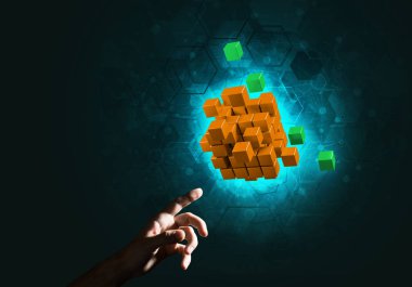 küp hatlarıma gösteren erkek ele