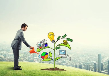 İşadamı sulama çizilmiş büyüme kavramı