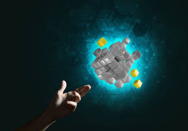 küp hatlarıma gösteren erkek ele