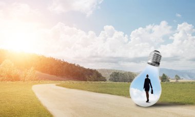 işkadını ampul içinde sıkışmış 